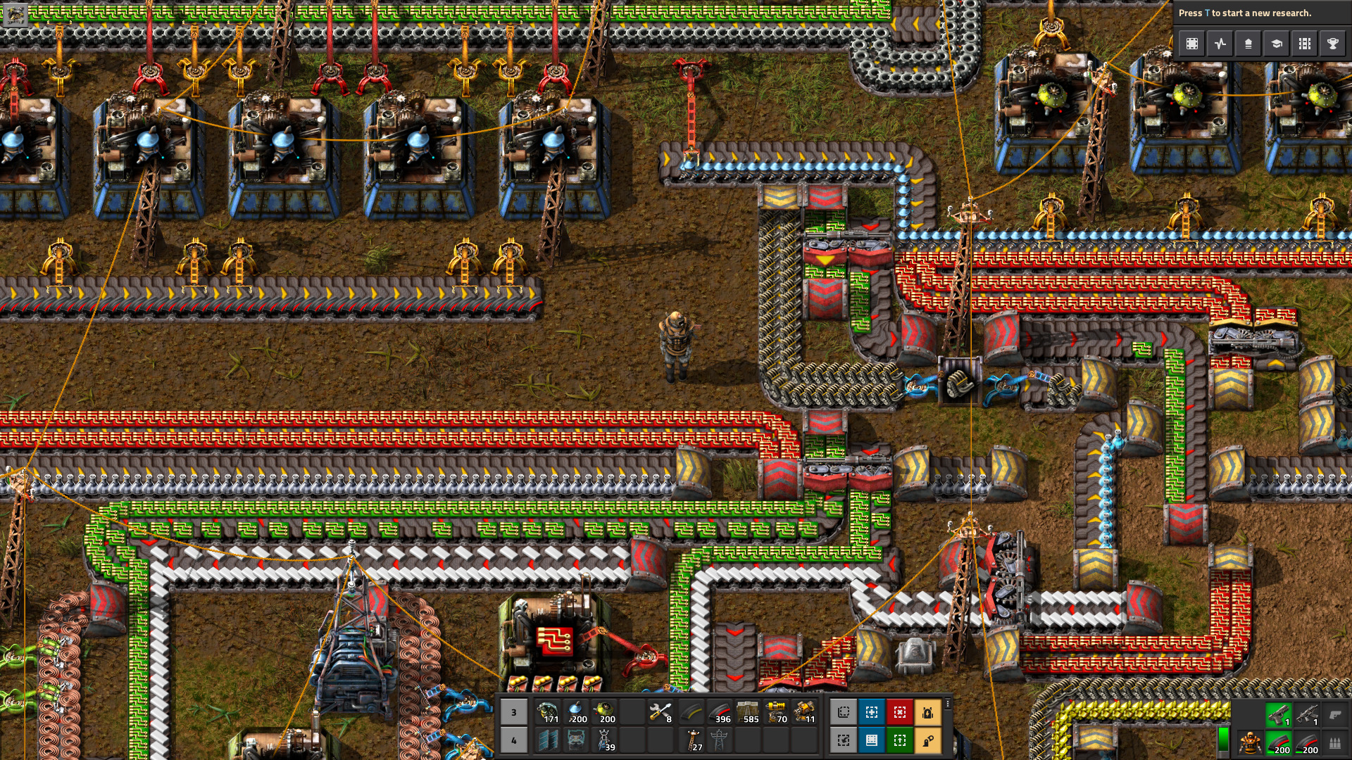 Манипуляторы Factorio переносят компоненты между сборочными автоматами и заполненными конвейерами