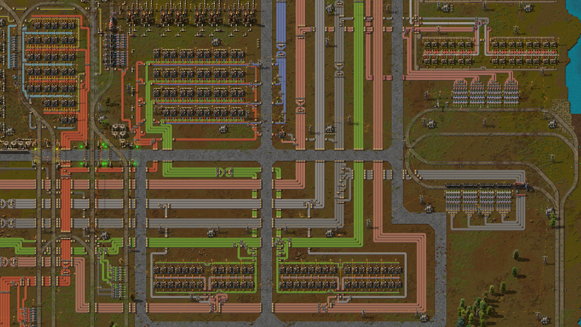 Разветвления конвейеров Factorio с разделителями и подземными участками